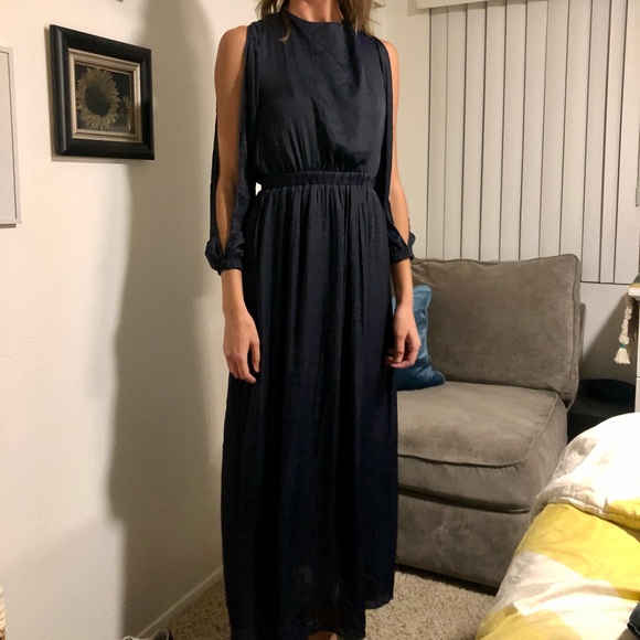 H&M Evening Dress in Navy - Picture 2 of 4
